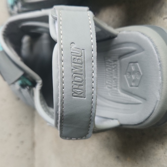 KHOMBU  Size 8. Women's Gray and Teal Outdoor Sandals. - Picture 6 of 9
